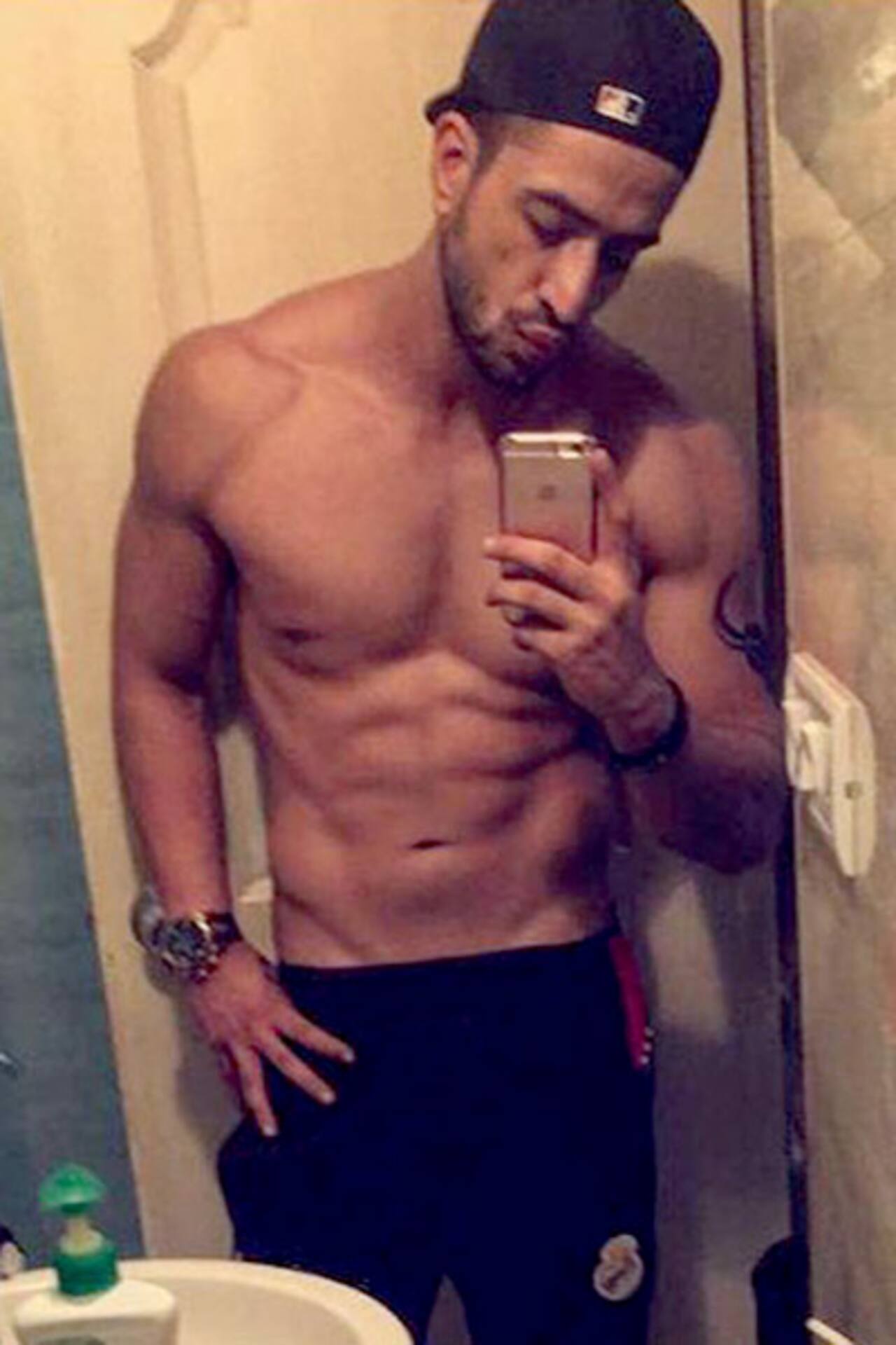 Yeh Hai Mohabbateins Aly Goni Ek Duje Ke Vaastes Namik Paul Kavachs Arjun Bijlani Check