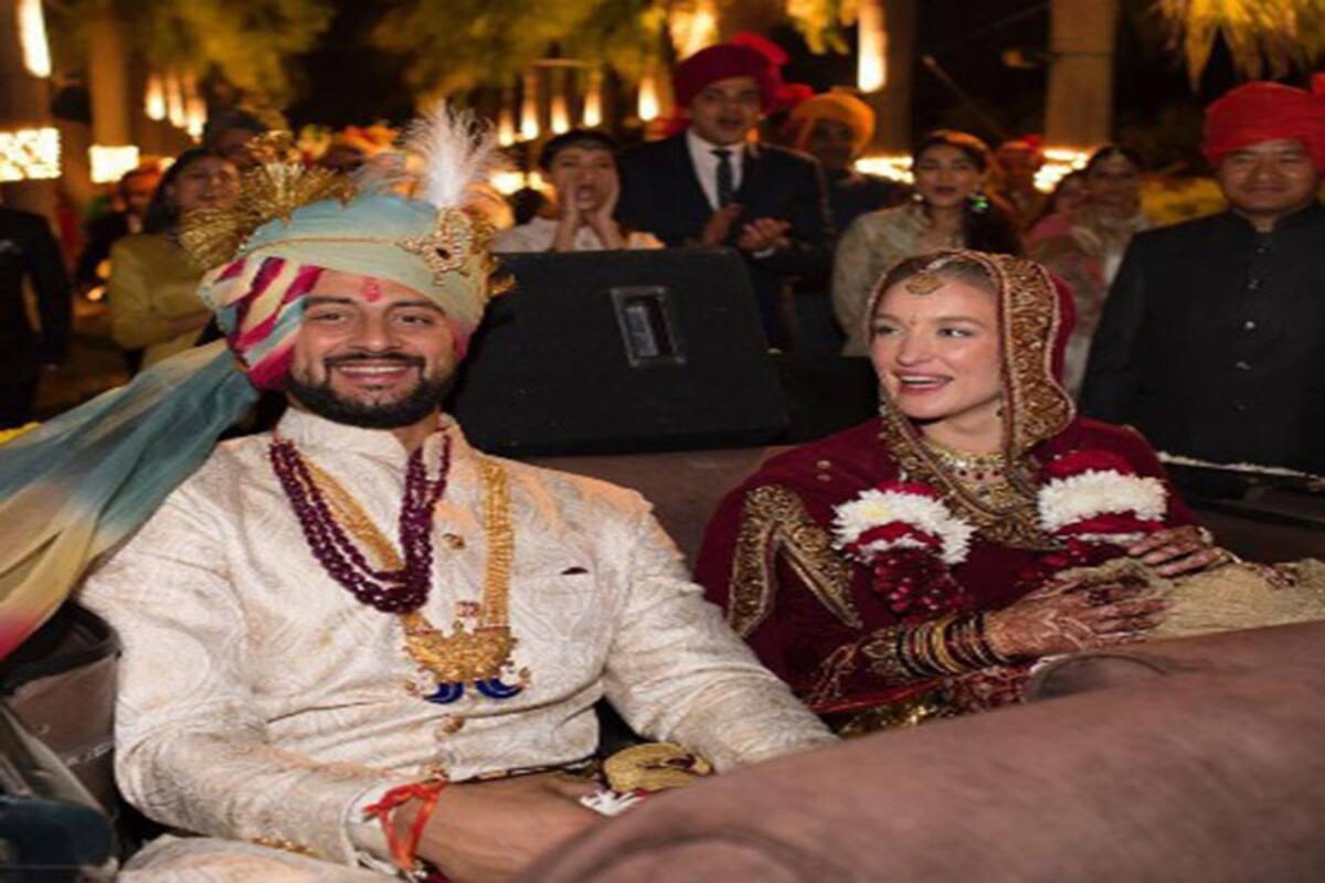 Main Tera Hero Actor Arunoday Singh Announces Separation With Wife Lee Elton Read Statement Bollywood News Gossip Movie Reviews Trailers Videos At Bollywoodlife Com Srinath prasad also called as seenu (varun dhawan) is a lively, energetic and fearless young guy from ooty, who has come to bangalore to complete. main tera hero actor arunoday singh