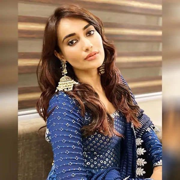 Surbhi Jyoti's photoshoot in a blue printed salwar-kameez is winning ...