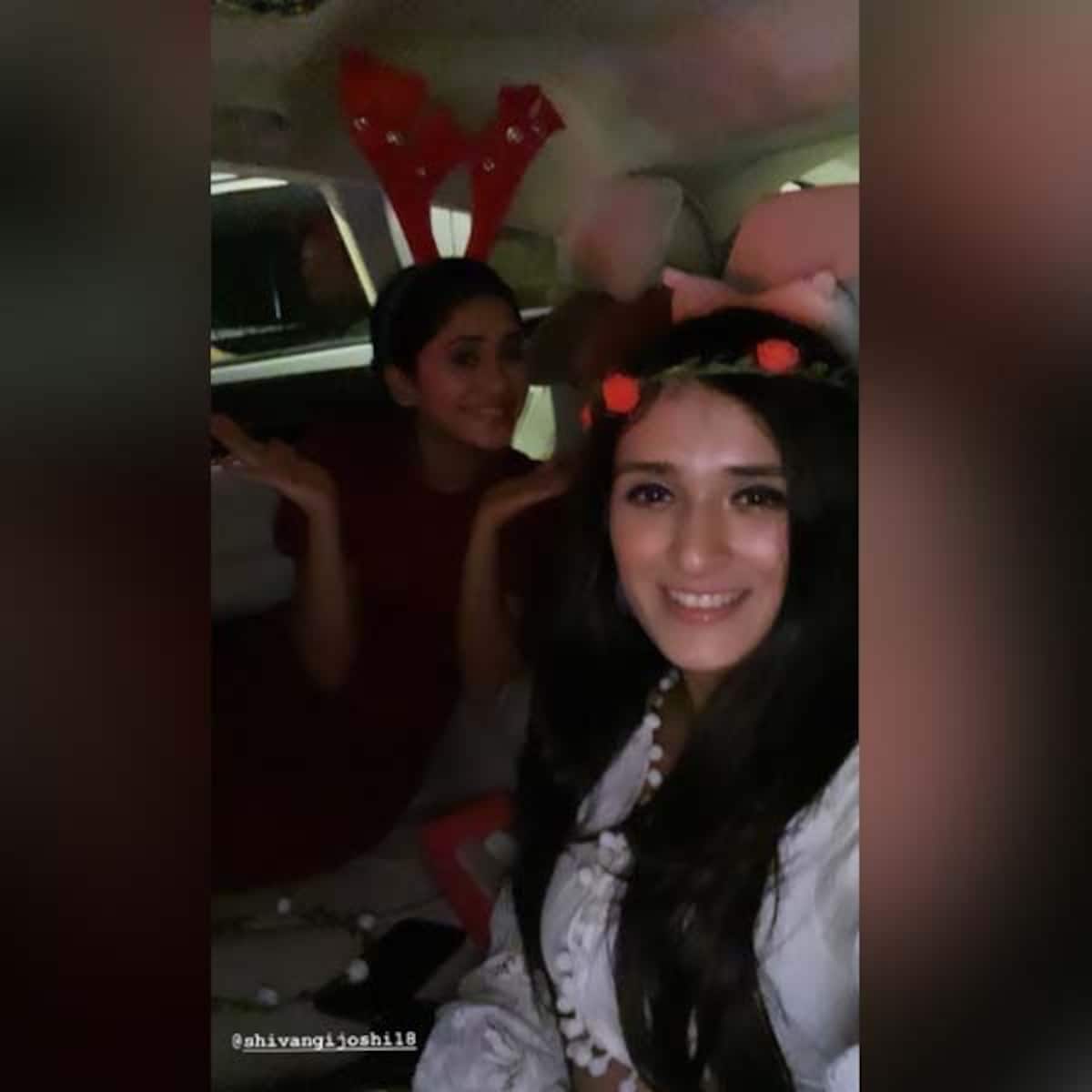 Yeh Rishta Kya Kehlata Hai Shivangi Joshi And Pankhuri Awasthy Leave Mohsin Khan Behind And Celebrate Christmas Pankhuri awasthy is an indian fame star who gained huge fame for her star parivaar award winning role of amala, which she played on the star plus hindi drama finite television series kya qusoor hai amala ka?. yeh rishta kya kehlata hai shivangi