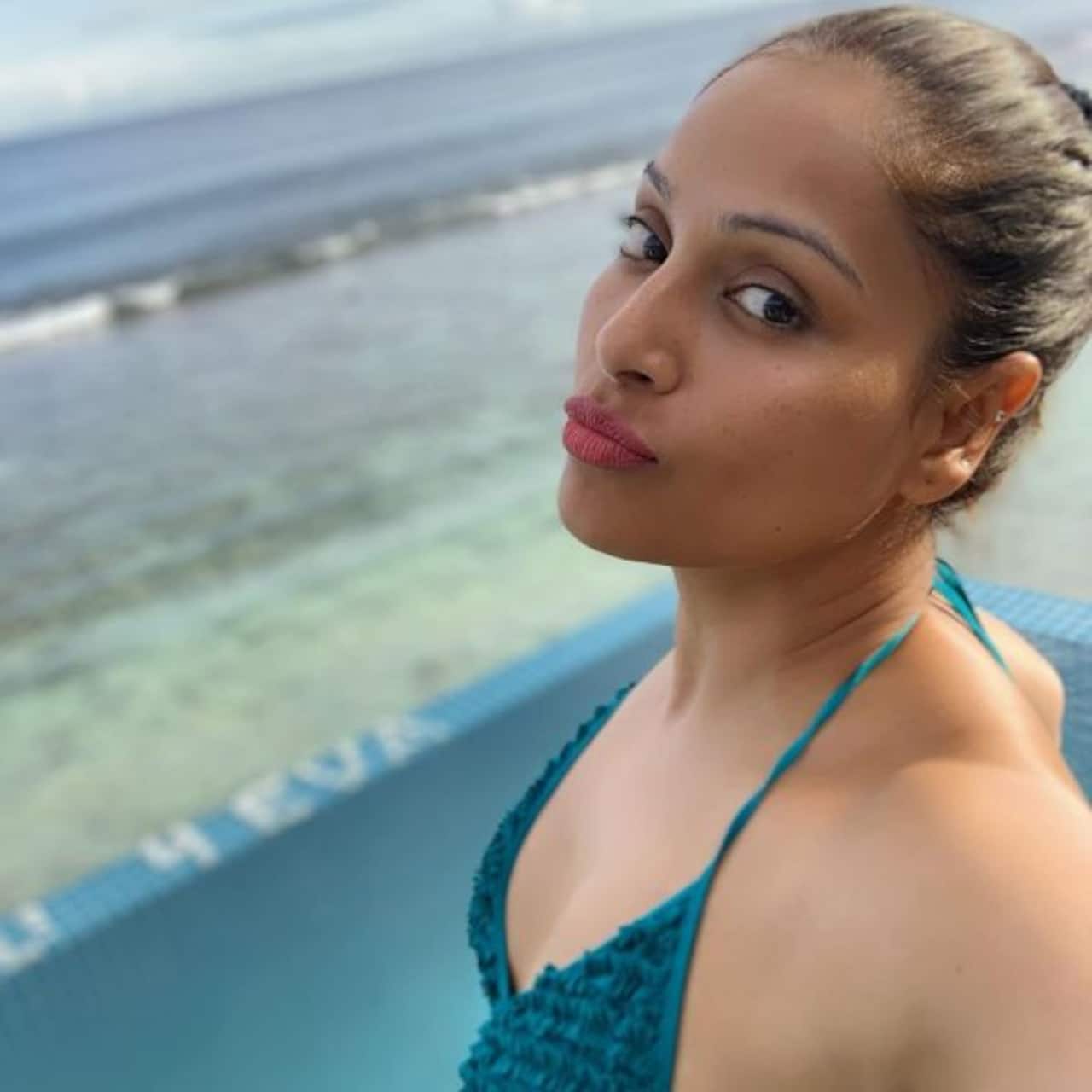Bipasha Basu Wins Our Hearts With Her No Makeup Pics As She Enjoys Her Vacation With Hubby Karan