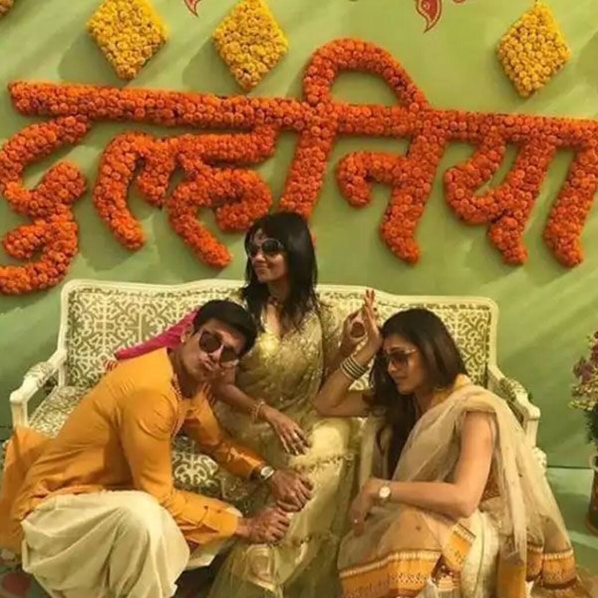 Drashti Dhami Looks Gorgeous As She Attends Her Sister In Law S Mehendi Ceremony Inr 1 lakh per episode. drashti dhami looks gorgeous as she