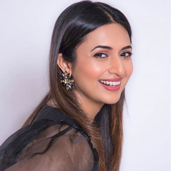 Yeh Hai Mohabattein Actress Divyanka Tripathi Dahiya Sizzles In Her Latest Photoshoot And We