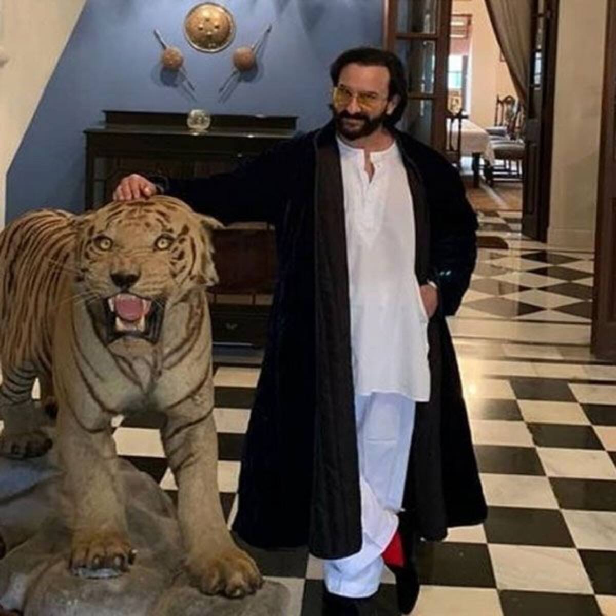 10 Inside Pics Of Saif Ali Khan S Pataudi Palace That Will Make You Wish To Be Born Into Royalty In Your Next Life सोशल मीडिया पर 800 करोड़ वाले पटौदी पैलेस की कई तस्वीरें वायरल हैं. saif ali khan s pataudi palace