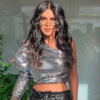 Nia Sharma: Those blessed with good looks don't click a lot of selfies -  Times of India