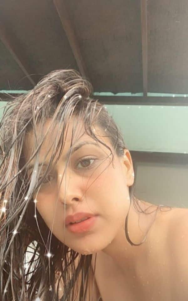 Nia Sharma: Those blessed with good looks don't click a lot of selfies -  Times of India