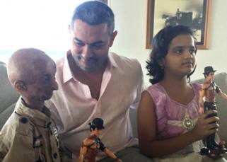 Aamir Khan snapped with Nihal Bitla and his sister in 2015