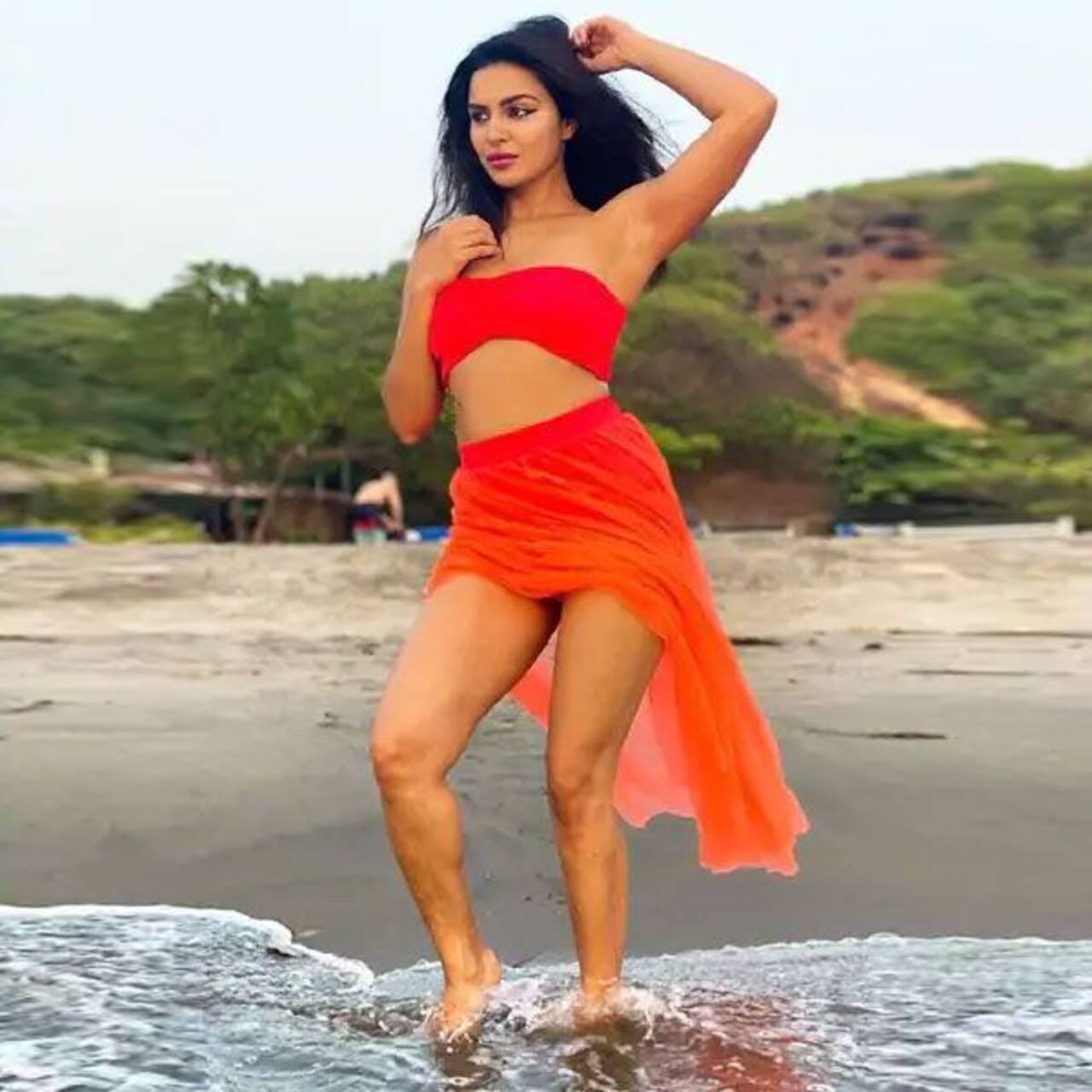 Naagin actress Aashka Goradia's beach photoshoot is all things HAWT