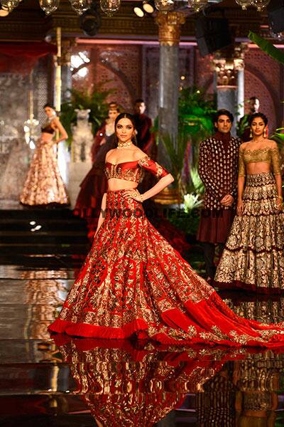 deepika padukone snapped during manish malhotras indian couture week 2016 201607 757926