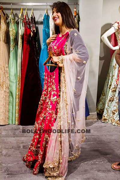 Bollywood Actress Saree Collections: Divyanka Tripati In Beautiful White  Net Lehenga At Star Pa… | Indian celebrities, Lovely clothes, Most  beautiful indian actress