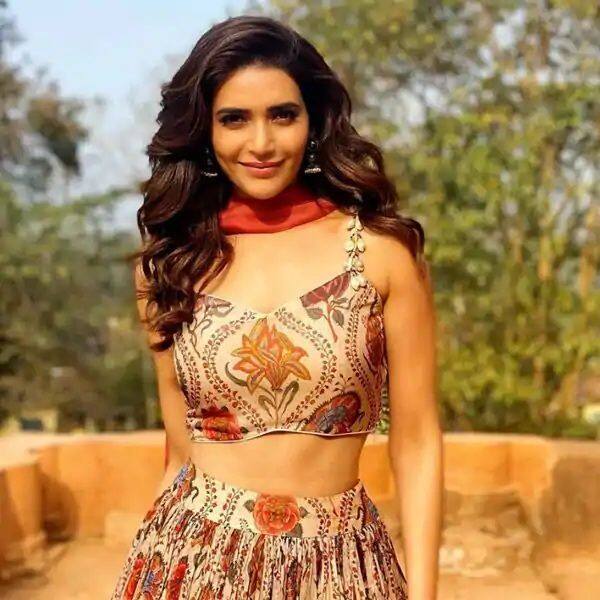 Former Bigg Boss contestant Karishma Tanna looks amazingly beautiful in