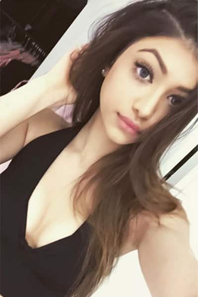 gorgeous-selfie-of-chunky-pandays-niece-alanna-panday-201603-683367.jpg