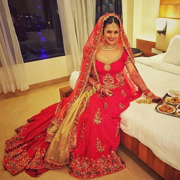 Divyanka Tripathi Engagement Dress 2024 | www.gemologytidbits.com