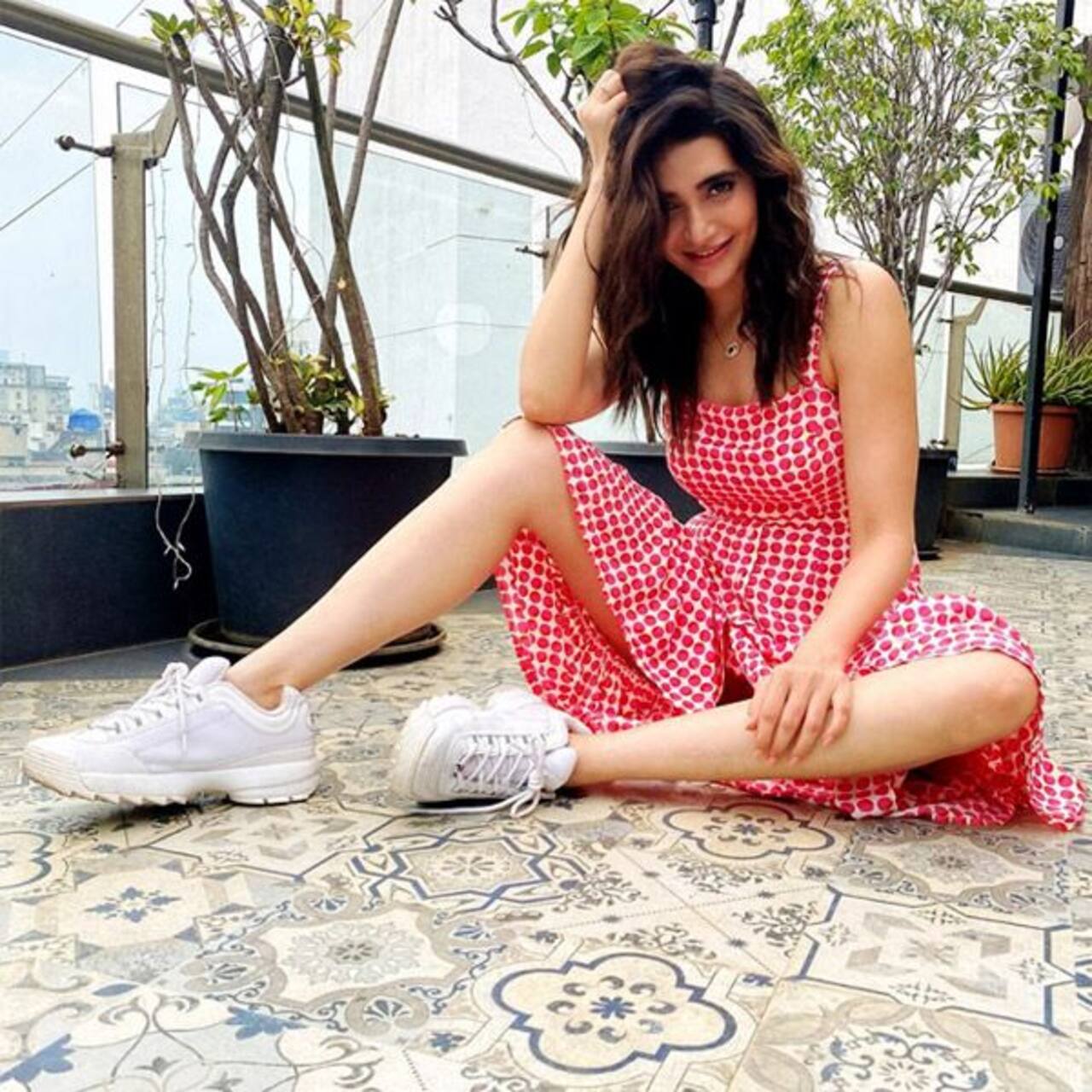 Naagin 3 actress Karishma Tanna's polka-dotted, back-knotted dress ...