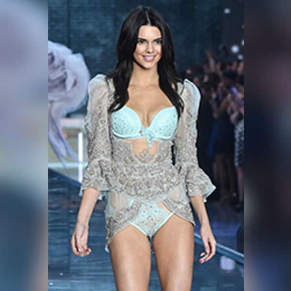 Kendall Jenner Looks Smoking Hot In This Picture Kendall Jenner Looks Smoking Hot In This Picture