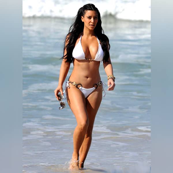 Kim Kardashian flaunts her hot bod and we can't stop drooling Kim Kardashian flaunts her hot bod and we can't stop drooling