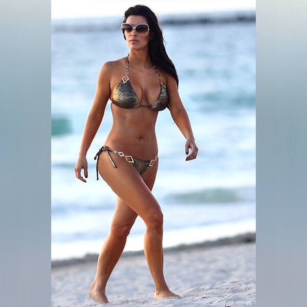 Kim Kardashian's hot curves will force you to admire her Kim Kardashian's hot curves will force you to admire her