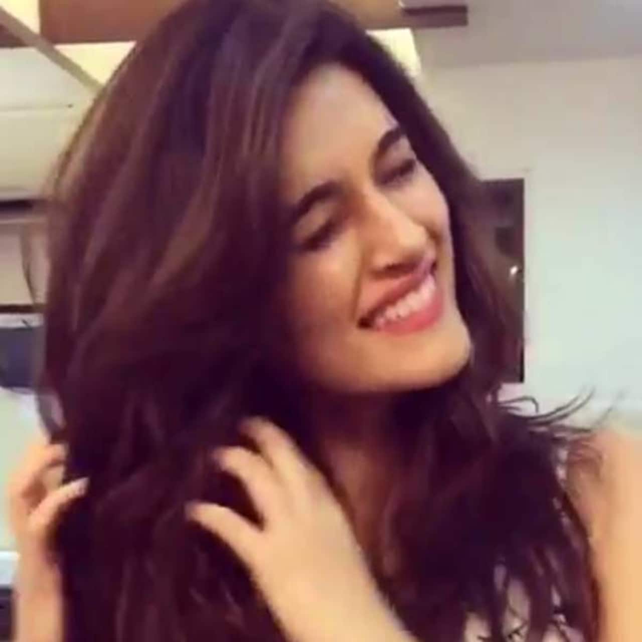 Check out Kriti Sanon's new hair cut in pics! Check out Kriti Sanon's new hair cut in pics!