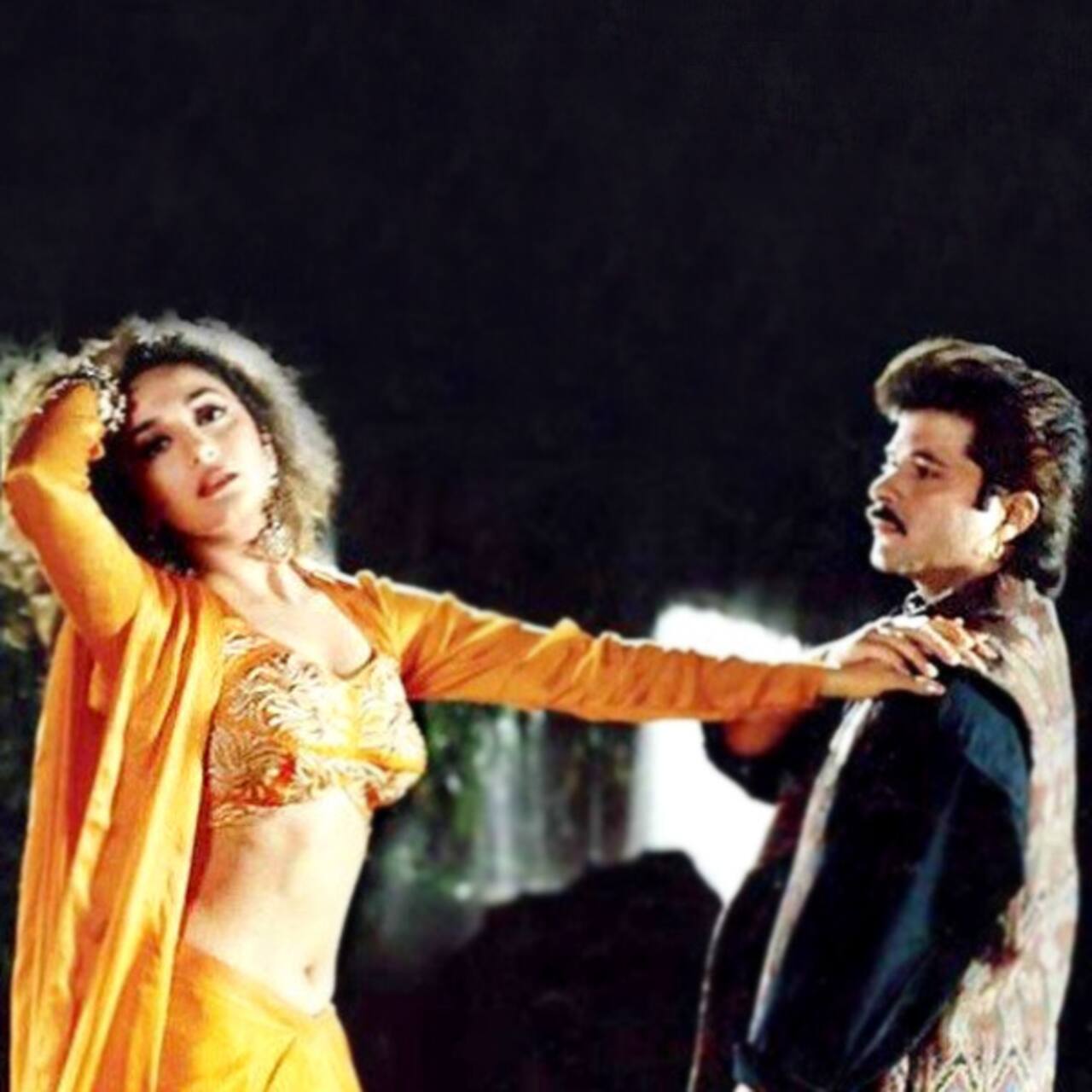 Madhuri Dixit in a hot scene from song    Dhak Dhak'