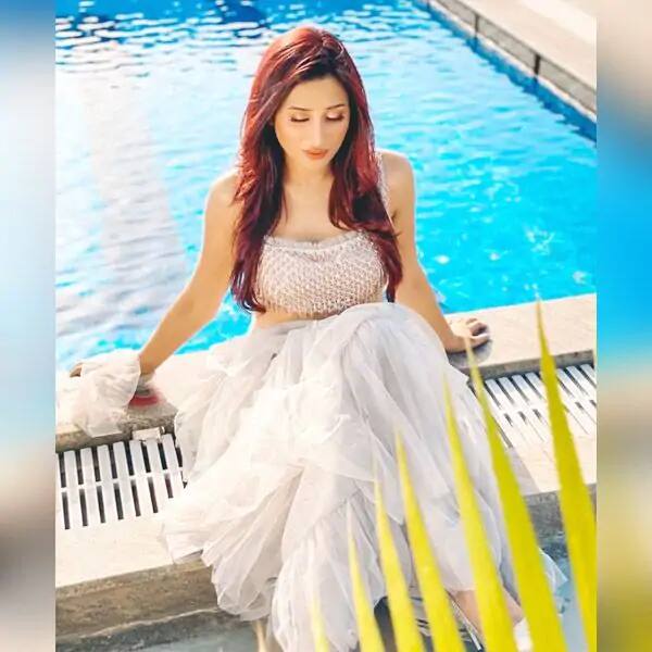 Bigg Boss 13 contestant Mahira Sharma aces the fashion game in this