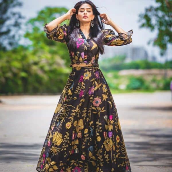 Priyamani Raj nails another look in a magenta dress for Dhee13!