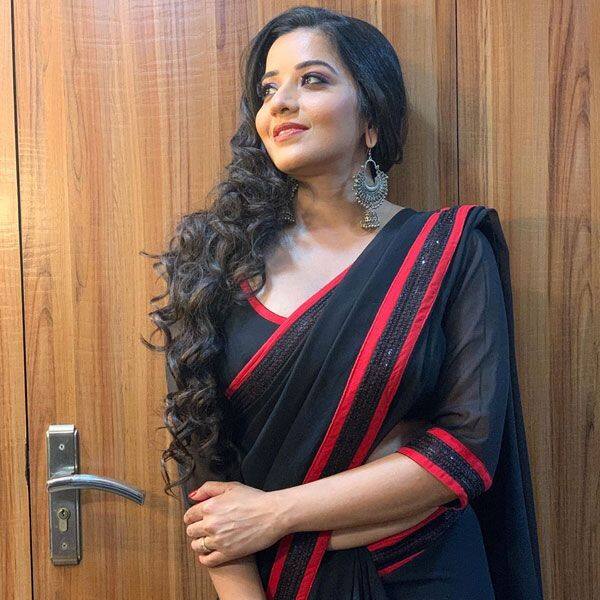 Nazar’s Monalisa wears a backless saree for her new show