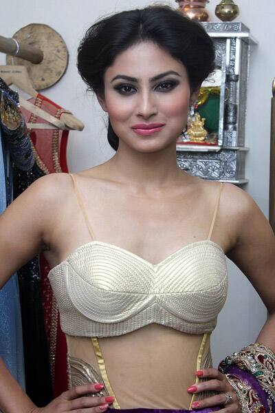 mouni-roy-hot-pic-201512-641798.jpg