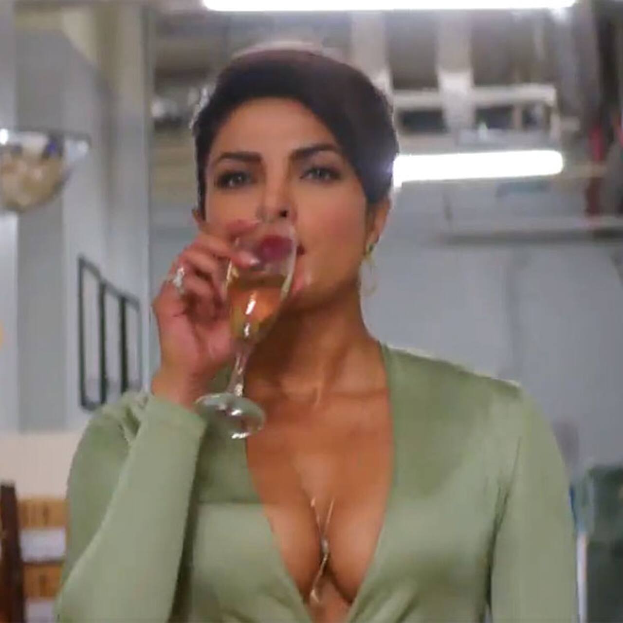 Baywatch 6 Moments From Priyanka Chopras Debut Hollywood Movies Trailer That Kept Us Hooked 