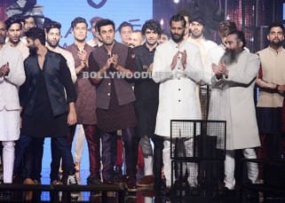Ranbir Kapoor with models and designer himself at LFW 2016 winter/festive