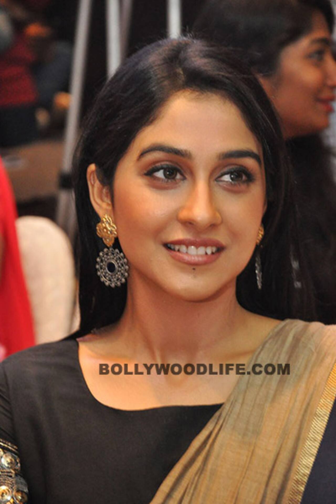 Check Out Pics Of Regina Cassandra In This Beautiful Dhoti Cum Sari Dress 6810