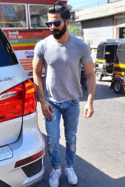 shahid kapoor casual dressing