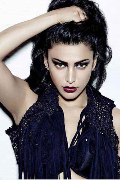 shruti-poses-in-a-black-fringe-jacket-and-dark-lips-with-an-intense-look-201609-794946.jpg