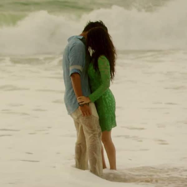 Ijazat song of ‘One Night Stand’ Sunny Leone and Tanuj Virwani leave nothing to imagination!