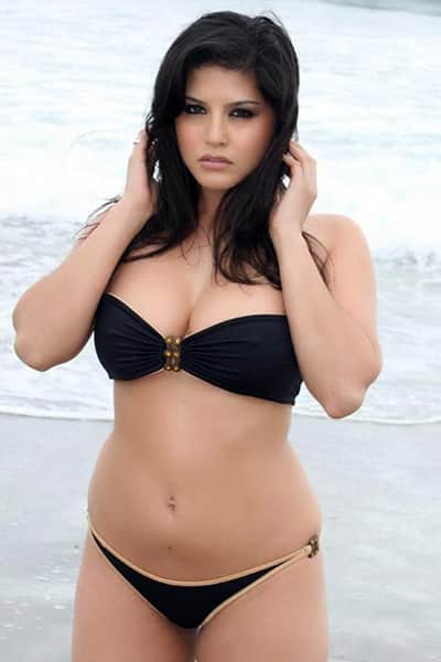 Sunny Leone looks hot as hell in sexy black bikini