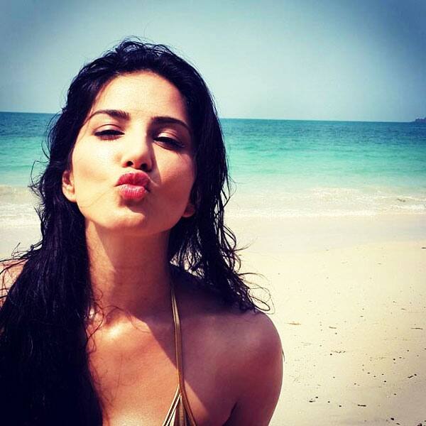 Sunny Leones Sizzling Selfies On Instagram
