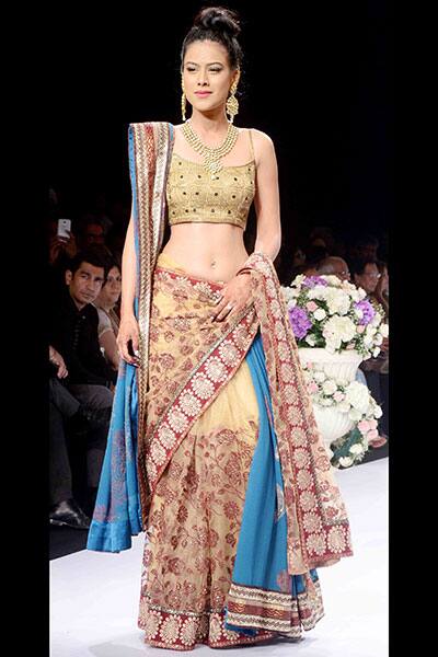 nia sharma ramp walk nia sharma ramp walk