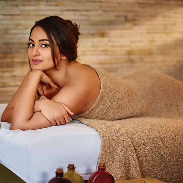 Sonakshi Sinha Hot Sexy Photos