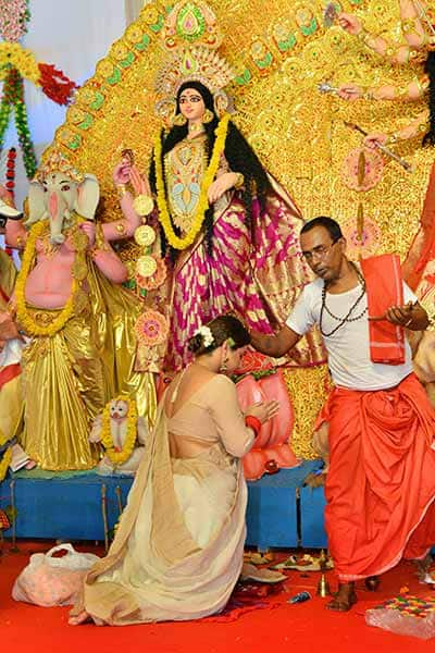 Vidya Balan’s Durga Puja Celebrations With Family