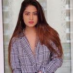 Yeh Hai Mohabbatein actress Krishna Mukherjee’s looks drop-dead gorgeous in a checkered blazer dress